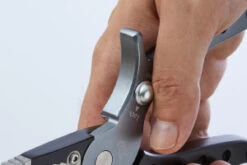 Daiwa Aluminum Pliers 200H 8 Daiwa Aluminum Pliers 200H -Salty Water Tackle p 1 0 3 4 2 10342 Ergonomically Design